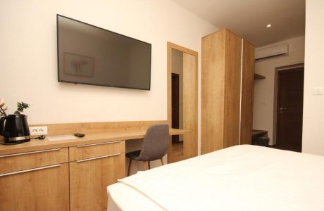 Deluxe King Room S1